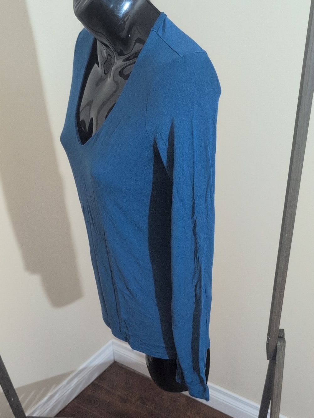 Intimissimi | Womenâs Deep V Long Sleeve Tee - Blue - Picture 3 of 9